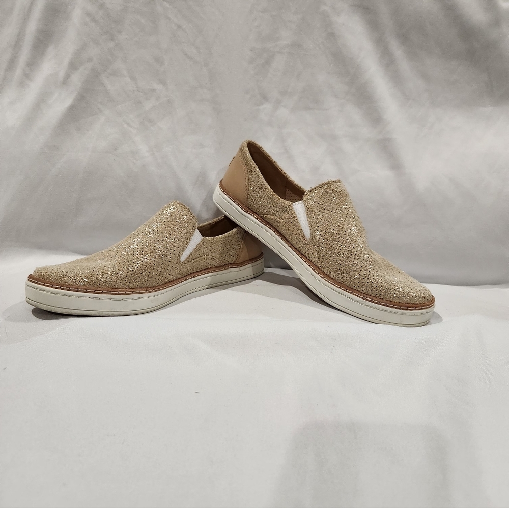 UGG Adley Perf Stardust Metallic Gold Leather Slip-On Shoes. Size 7